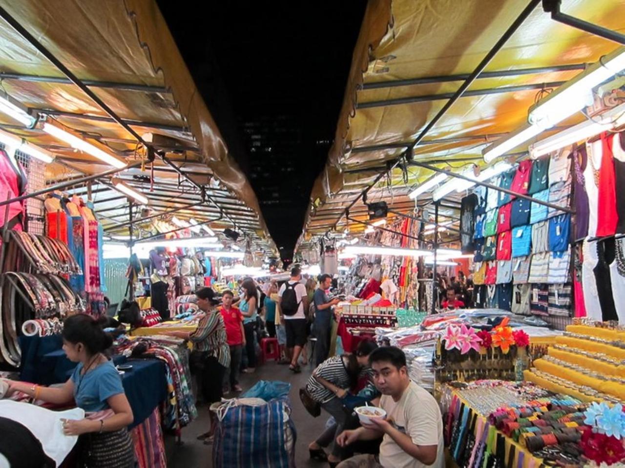Loftel Station Hostel Bangkok Ngoại thất bức ảnh